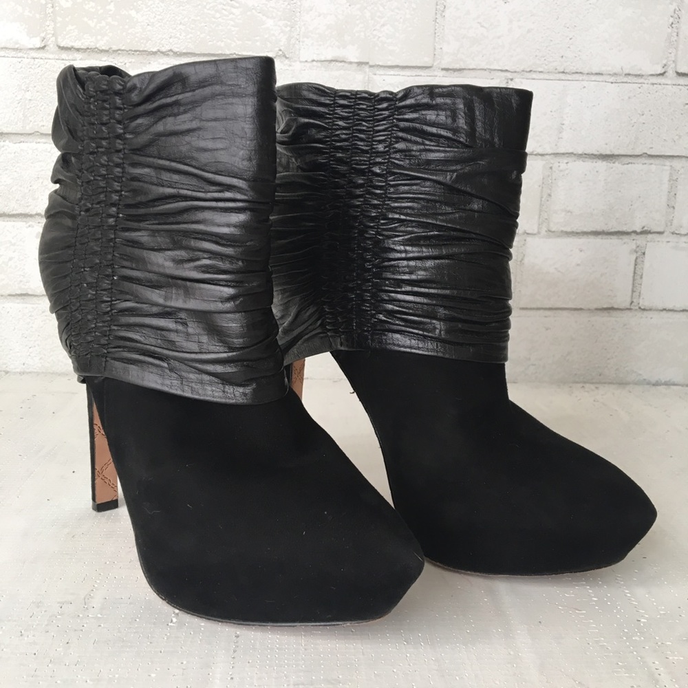 ❌SOLD❌ L.A.M.B by Gwen Stefani black suede booties